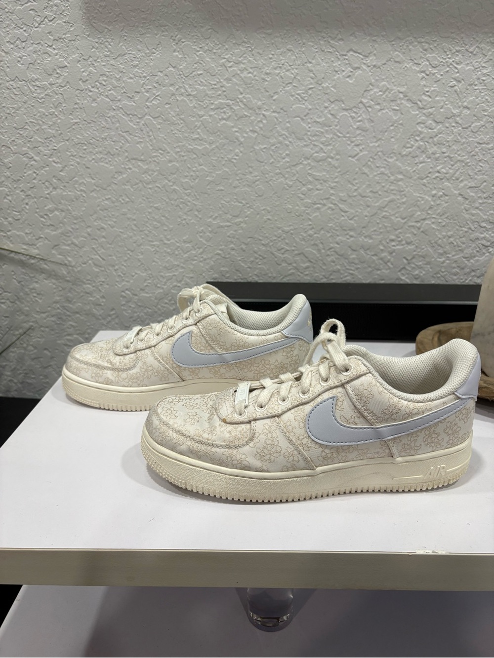 Nike Cream and Light Blue Women's Sneakers